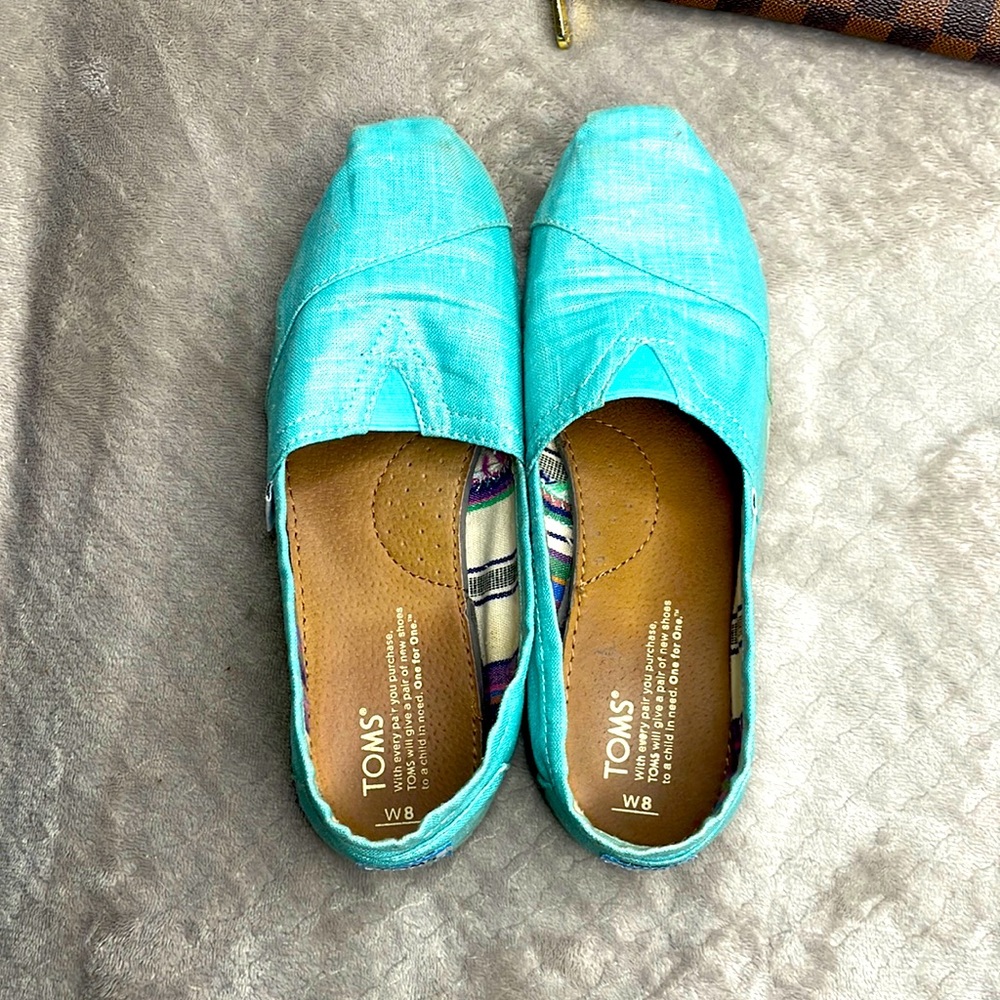 Tom slip on